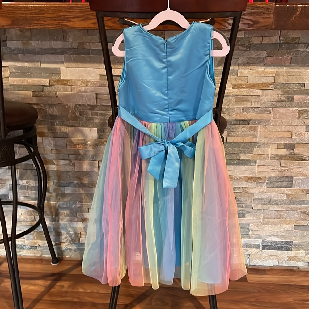 Girls size 6/7 (140) sequins and multicolored tulle dress - Picture 3 of 3